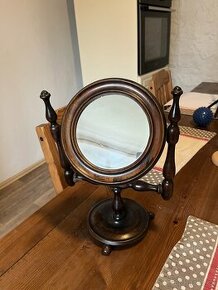 Staré kosmetické zrcadlo