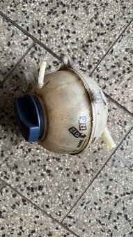 Vyrovnávací nádobka vody, expanzka Fabia 1