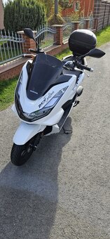 Honda PCX 125 .2024 najeto pouze 3900km