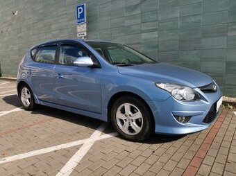 Prodám Hyundai i30 1,4 (109 k.) hatchback