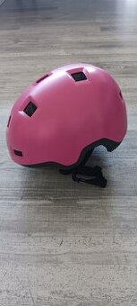 Dětská přilba na in-line brusle a skate