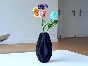 Elegantní žebrovaná váza - minimalistický design