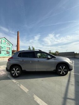 Peugeot 2008 1.2 PureTech 81 kW, manuál, koža