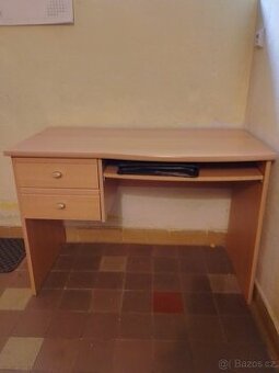 Stůl pod PC