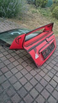 Octavia WRC křídlo a páté dveře