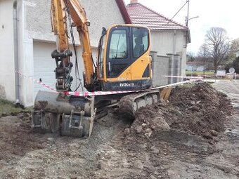 bagr Hyundai Robex 60 CR-9