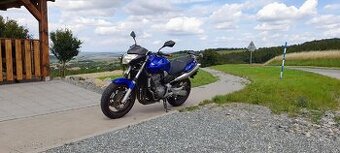 Honda hornet 900