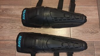 Chránič kolen Raven