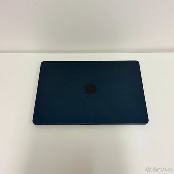 NOVÝ APPLE MACBOOK AIR 13” M3/8GB RAM/256GB,BATERIE 100%