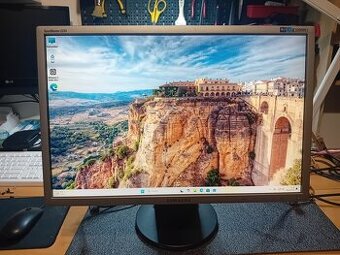 LCD monitor 22" SAMSUNG 2243EW
