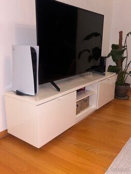 TV stolek Ikea BYAS
