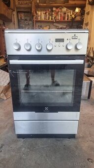 Nerezový sporák Electrolux