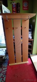 Věšáková předsíňová stěna