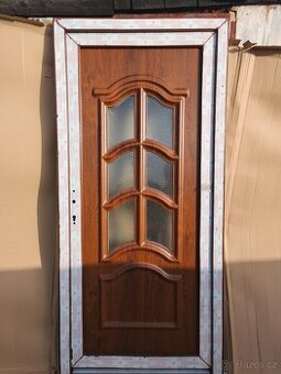 Dveře vchodové plastové Korzika zlatý dub, levé