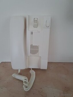 TELEFON DOMOVNÍ ZN. URMET