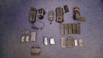 kamerové nabíječky Sony, dálk. ovládání atd.