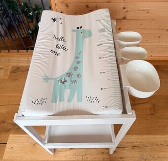 Ikea přebalovací pult + úložné koše + 2x přebalovací podlozk