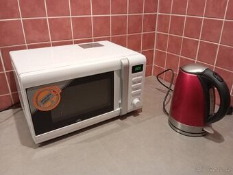 Mikrovlnná trouba a rychlovarná konvice