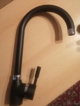 Dřezová baterie stojánková