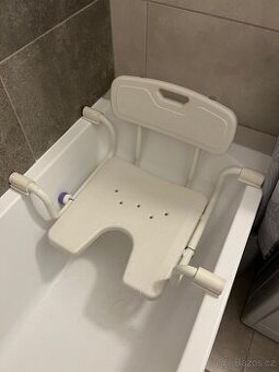Sedátko do vany s opěradlem