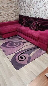 rohová sedací souprava – rozkládací, s úložným prostorem.