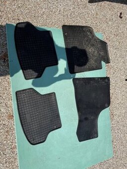 Gumové rohožky, koberce Audi A3 od roku 2004