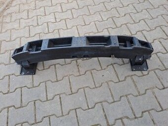 Škoda Octavia III 3  př. výztuha.