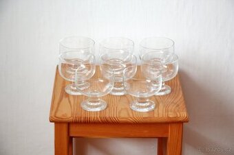 Sada osmi vintage skleniček na deserty