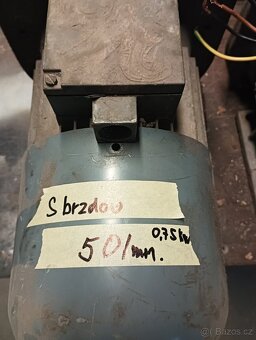 Elektromotor s převodovkou