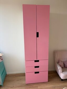 Dětská skříň Ikea stuva růžová