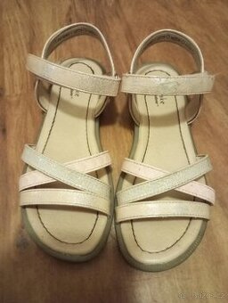 Dívčí sandály / páskovky vel. 31