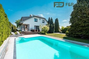 Prodej rodinného domu 5 + kk, 902 m2, Dobříš