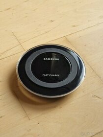 Bezdrátová nabíječka Samsung Fast Charging Wireless Qi - 1