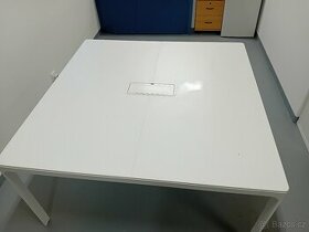 Kancelářský stůl IKEA BEKANT