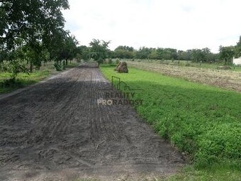 Prodej stavebního pozemku 1227 m2 v obci Lužice, lokalita Zá - 1