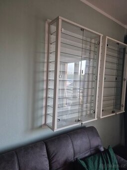 3x vitrina na modely - 1