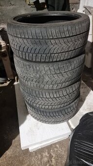 Zimní Pneu 235/40 r19