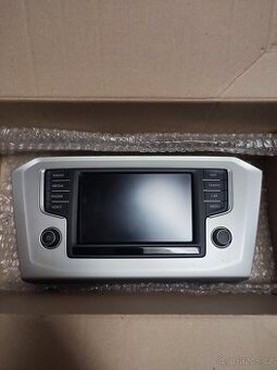 Display s rámečkem WV Passat B8