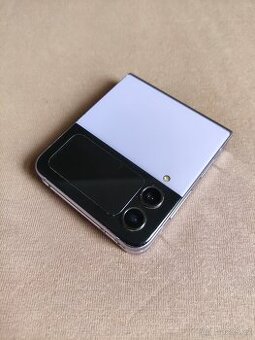 Samsung Galaxy Z Flip 4