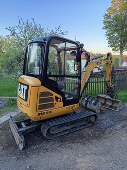 Prodám mini bagr CAT Caterpillar 302.2 D