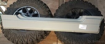 Práh Suzuki Samurai.