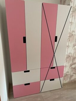 Nábytek do dětského pokoje zn. Ikea (2 skříně)