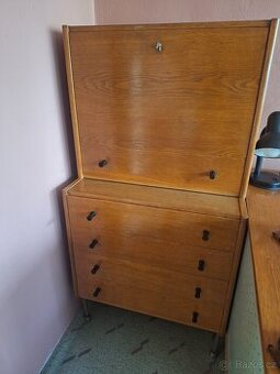 Retro komoda v zachovalém stavu
