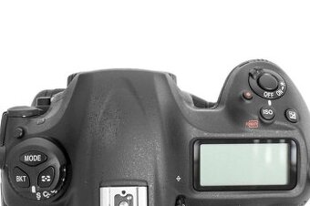 Nikon D5 - 1