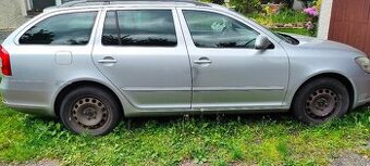 Škoda Octavia 2 facelift, díra v bloku