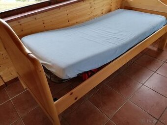 Polohovací postele