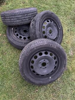 Kola Vw 16” s letním pneu Barum