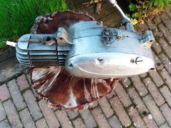 Motor Jawa pařez