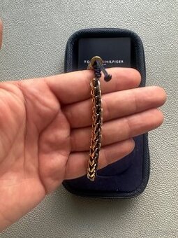 TOMMY HILFIGER NÁRAMEK