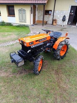 Malotraktor Kubota B7000